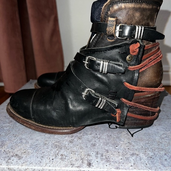 Freebird Crue Strappy Distressed Leather Boots Black Size 7 - Picture 2 of 7